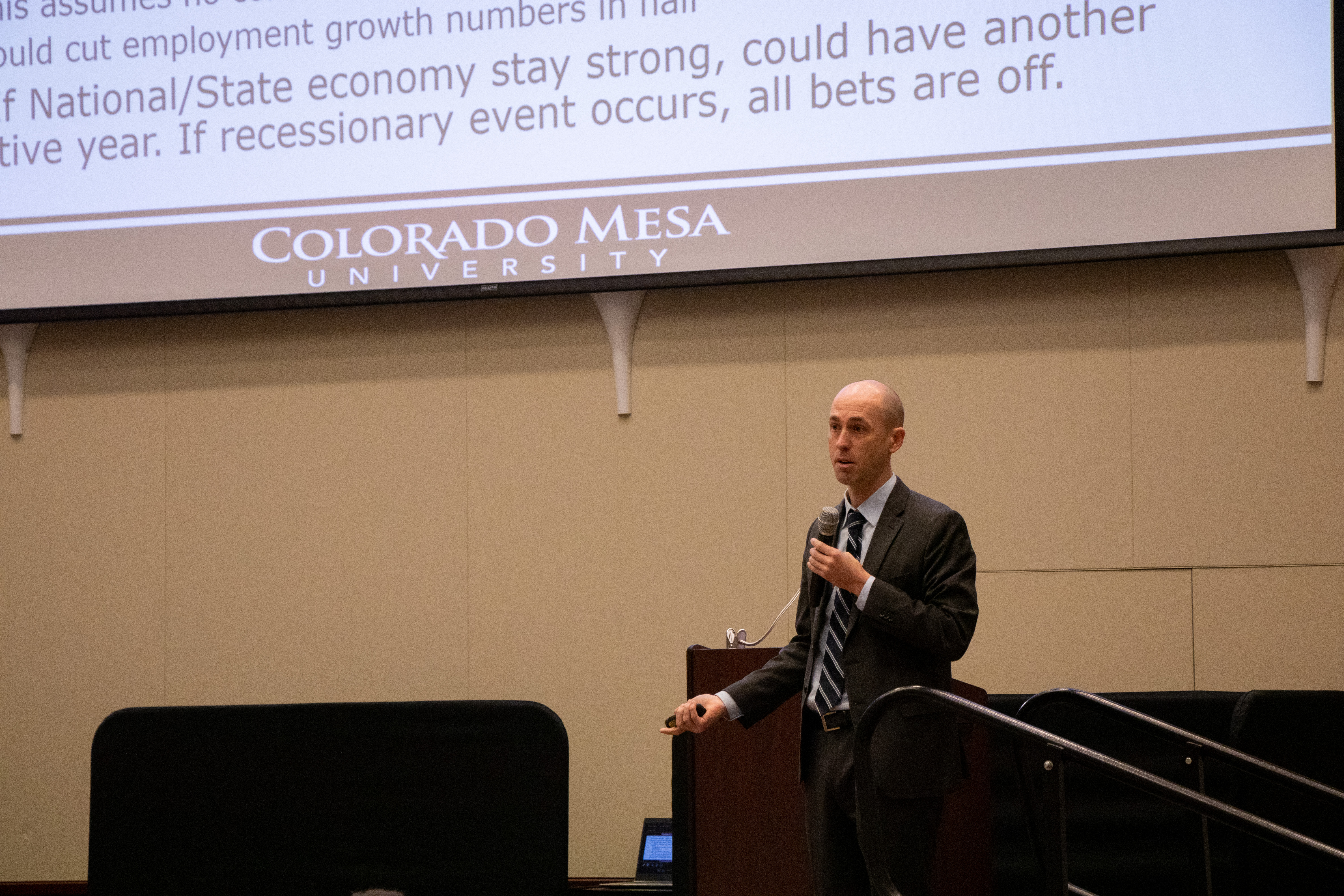 CMU holds economic forecast forum for business leaders