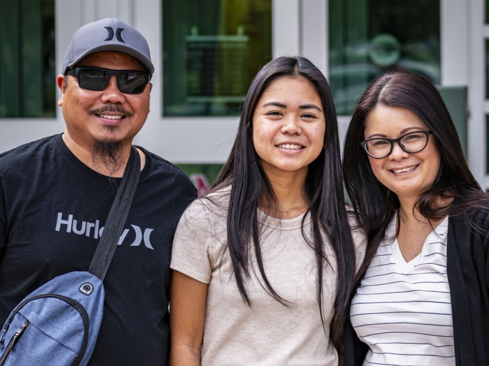 Write a letter to your student and we'll deliver it to their residence hall