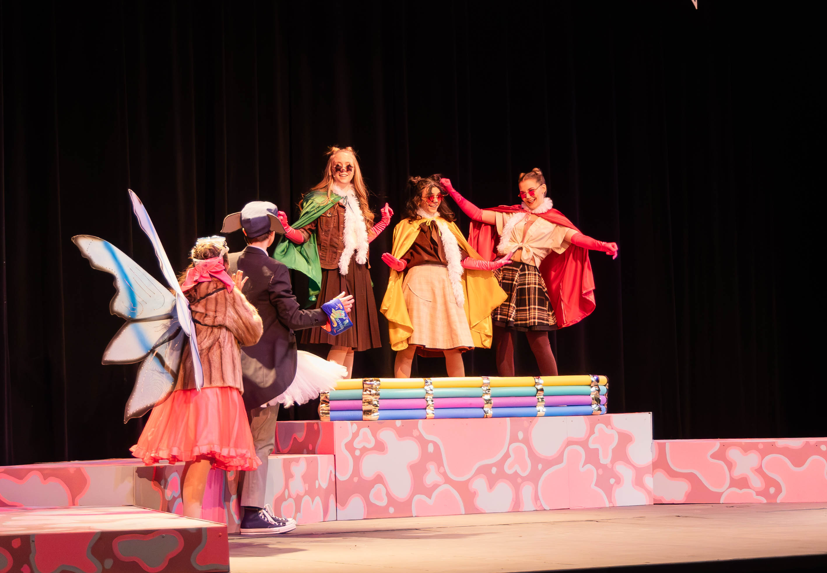 Elephant and Piggie's We Are In a Play!