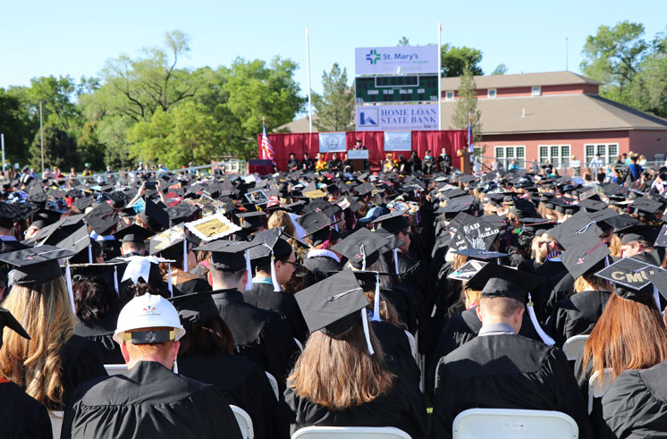 More than 1,200 students to graduate from CMU