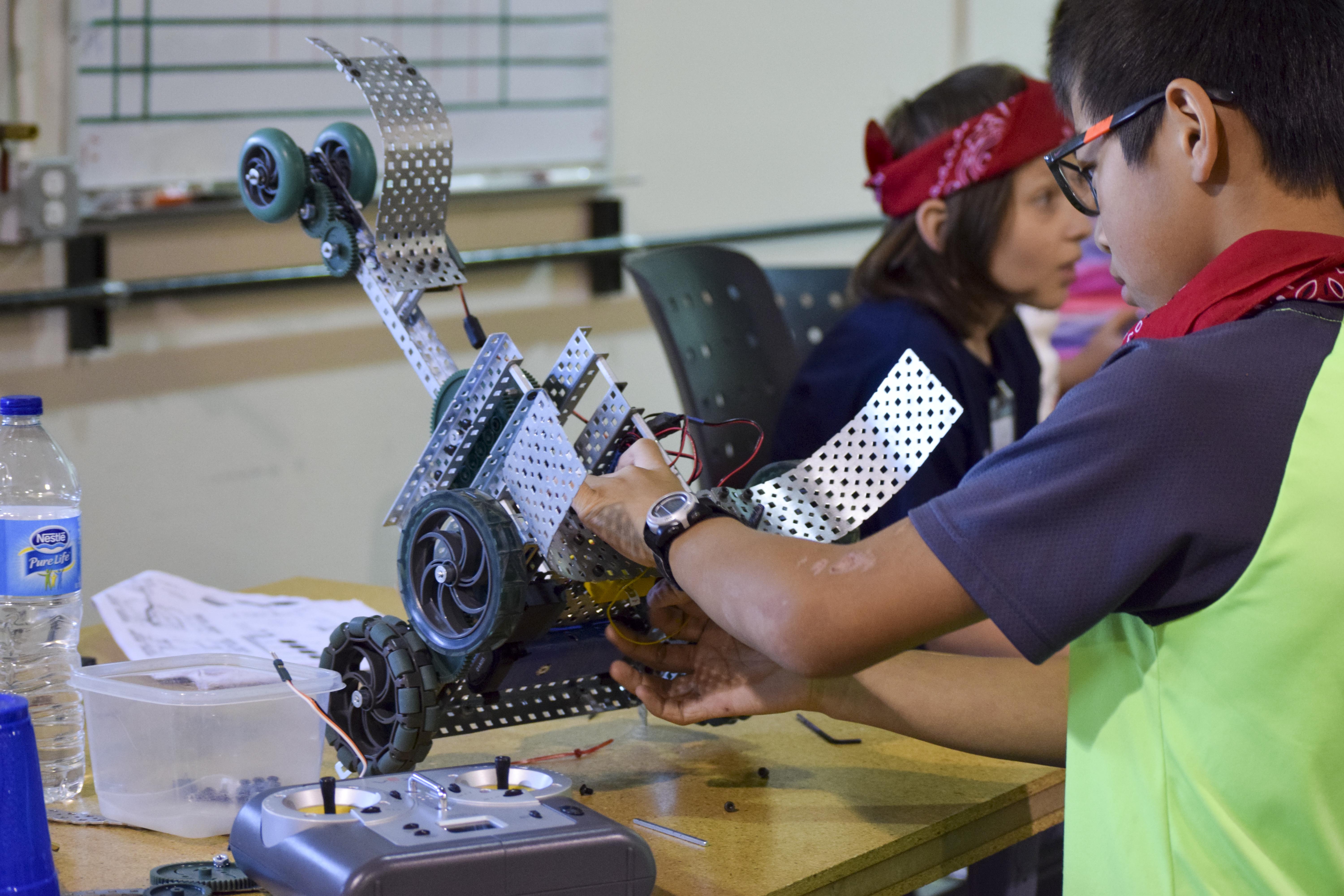 Discounted Summer Camps Make STEAM Learning More Accessible to D51 Families