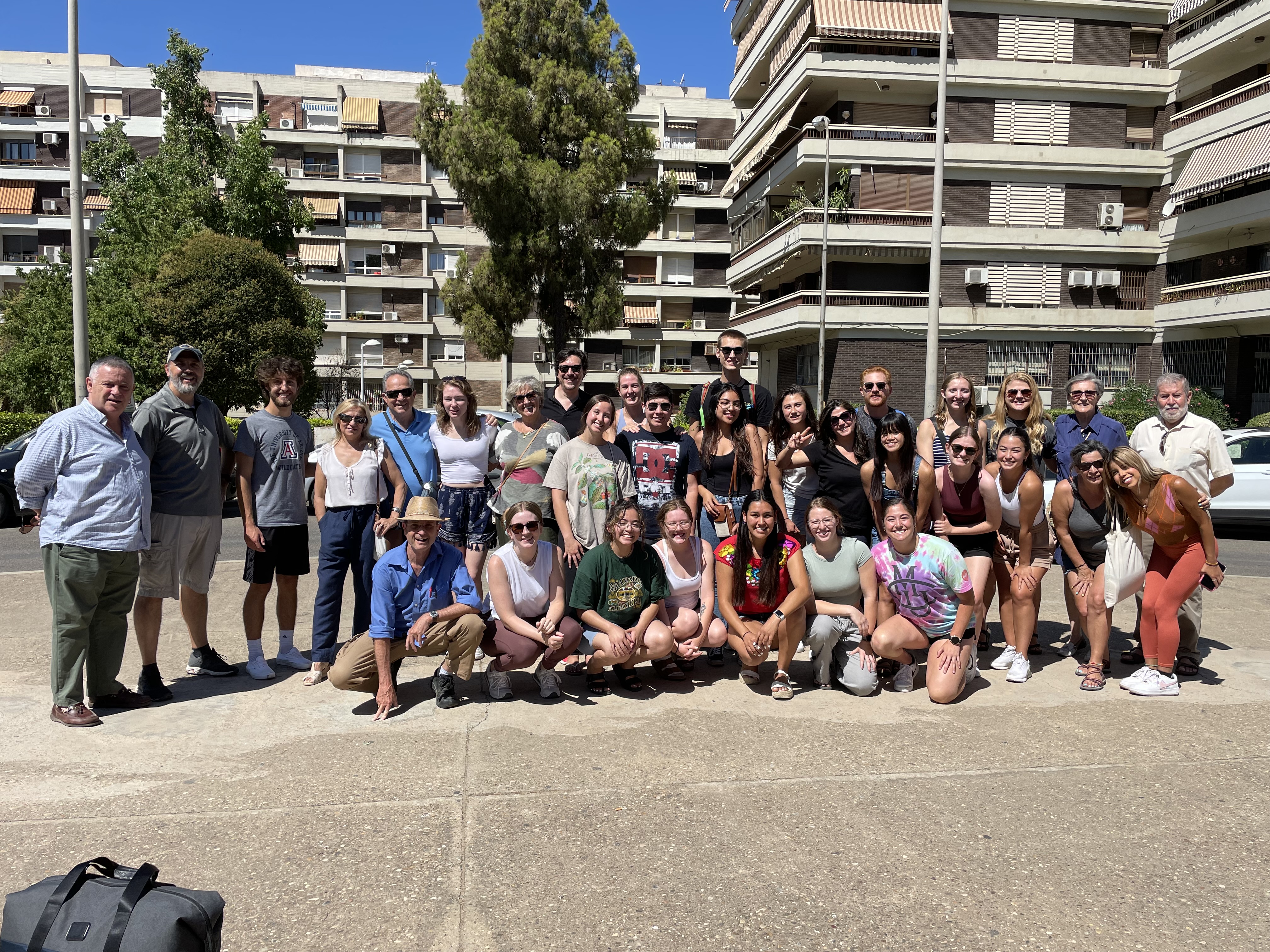 Students, Faculty, and Host Families on last day of trip